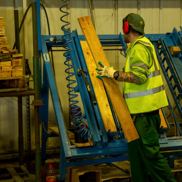 MANUFACTURING FRAMESREPAIR TABLES